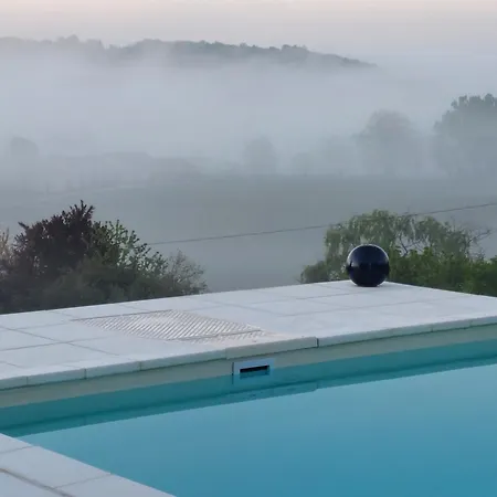 Balcon Des Vignes Bed & Breakfast *